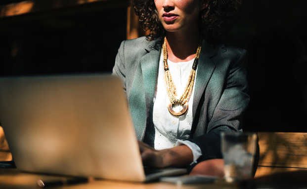 Cybersicherheit – Frauen achten mehr auf ihre persönlichen Daten