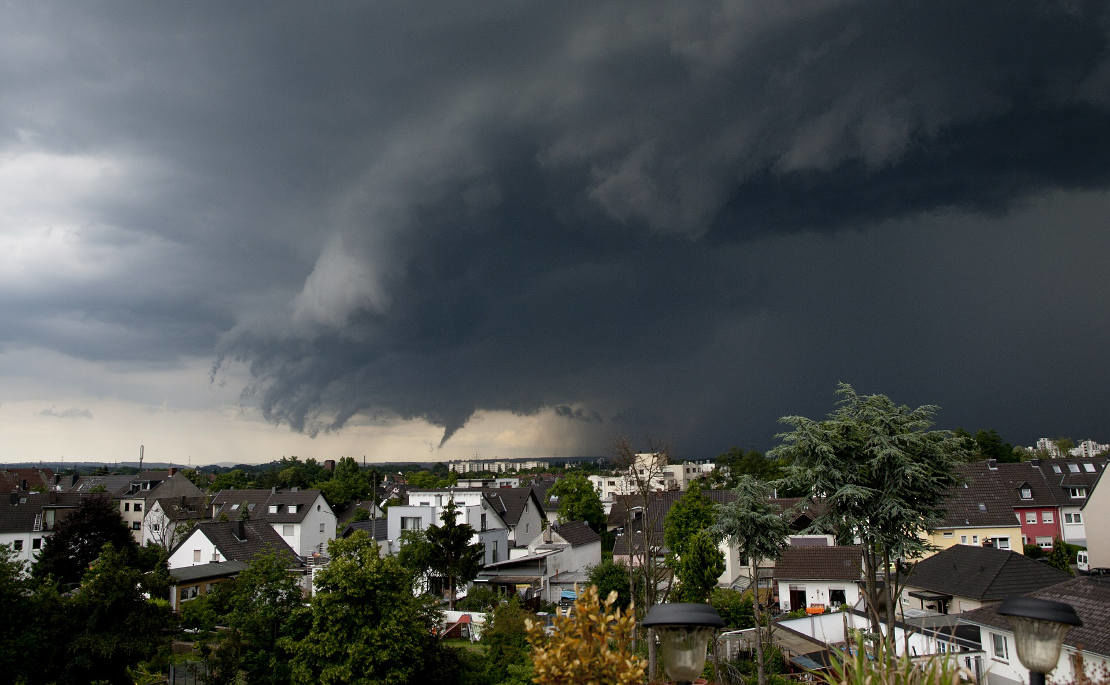 Wohngebäude und Elementar – Richtig versichert gegen Unwetter und Naturgefahren