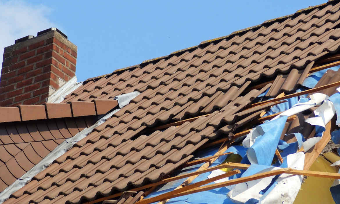 Orkantief Sabine: Welche Versicherung haftet bei Sturmschäden?