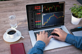 Wie Sie jetzt trotz Krise mit Fonds-Sparplänen (weiter) Vermögen aufbauen