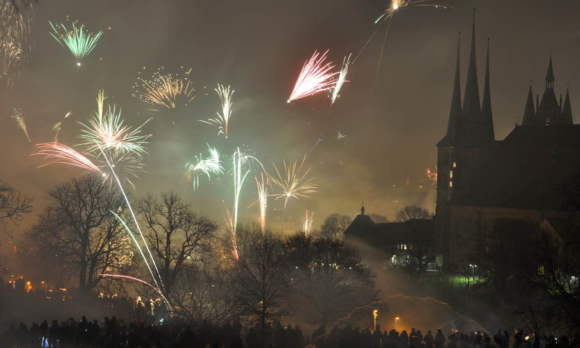 Welche Versicherung haftet bei Silvesterschäden?