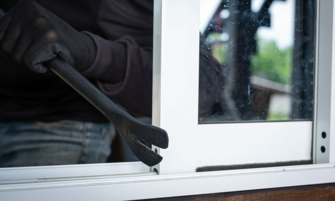 So Schützen Sie Ihr Zuhause vor Einbrechern in der Urlaubszeit